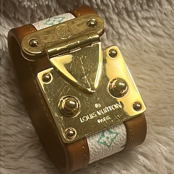 LOUIS VUITTON X TAKASHI MURAKAMI Leather Cuff Bracelet Unisex - Picture 9 of 13